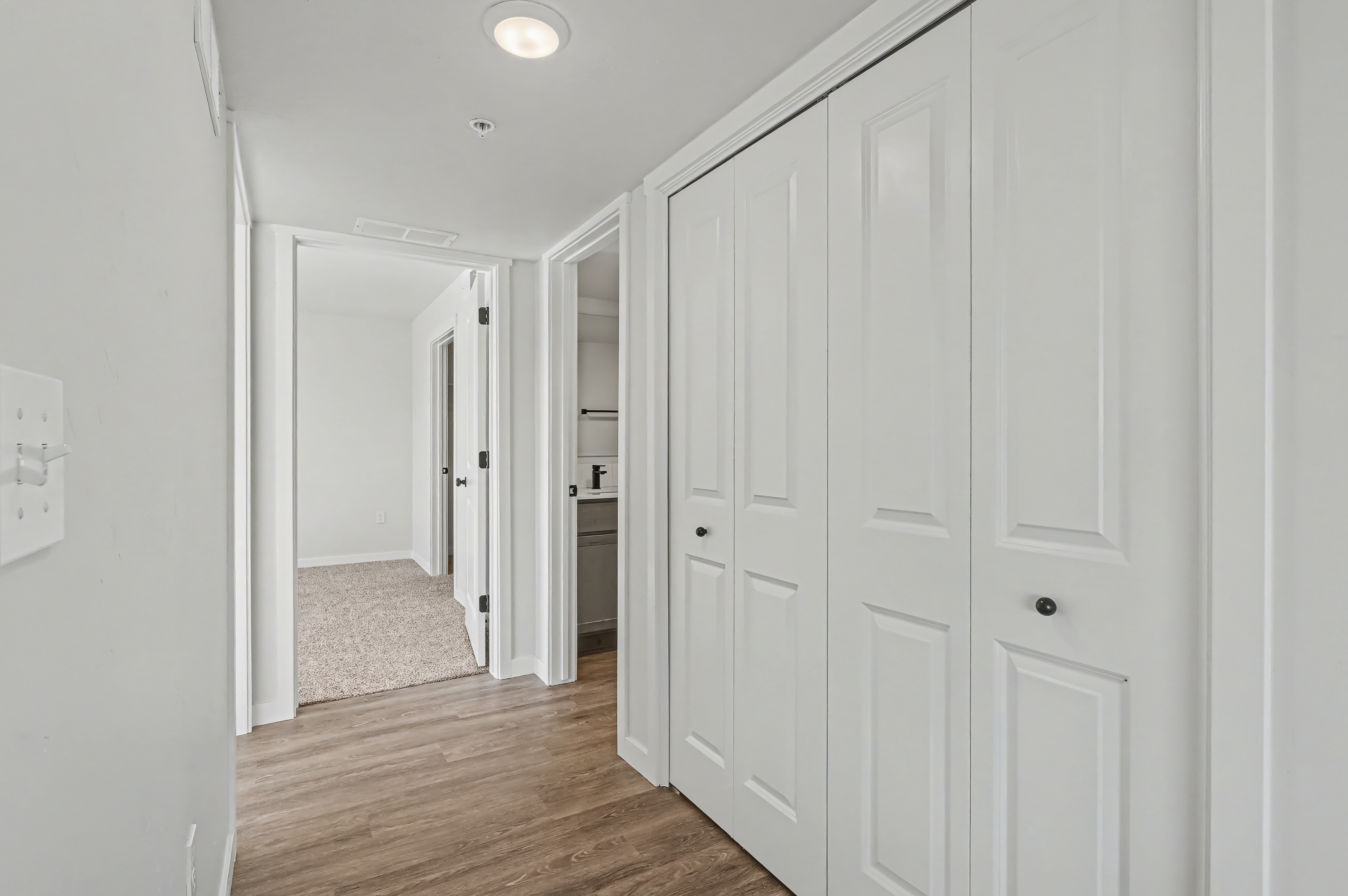 2-Bed 1-Bath (XL) unit images floor plan 20
