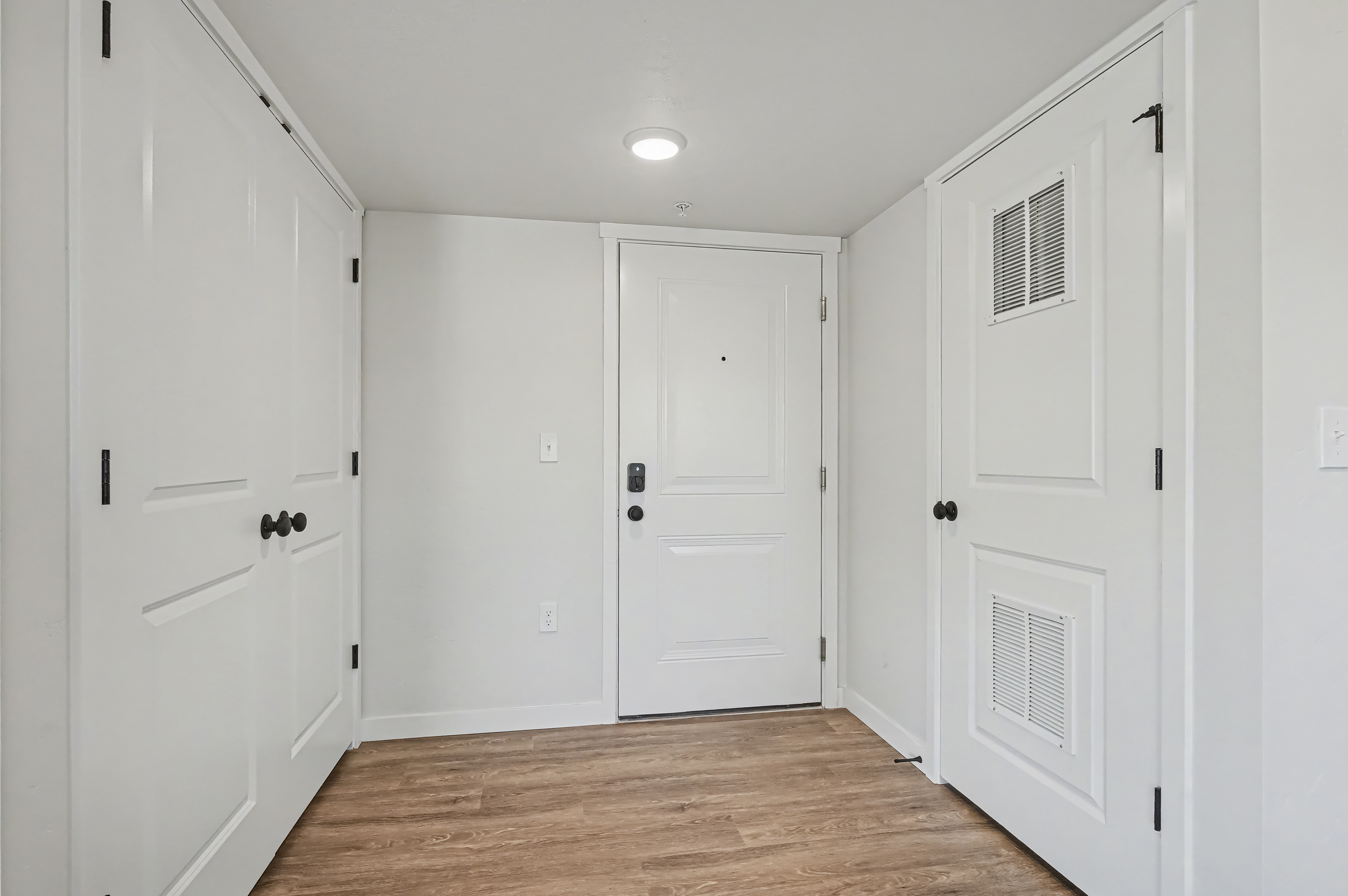 2-Bed 1-Bath (XL) unit images floor plan 16