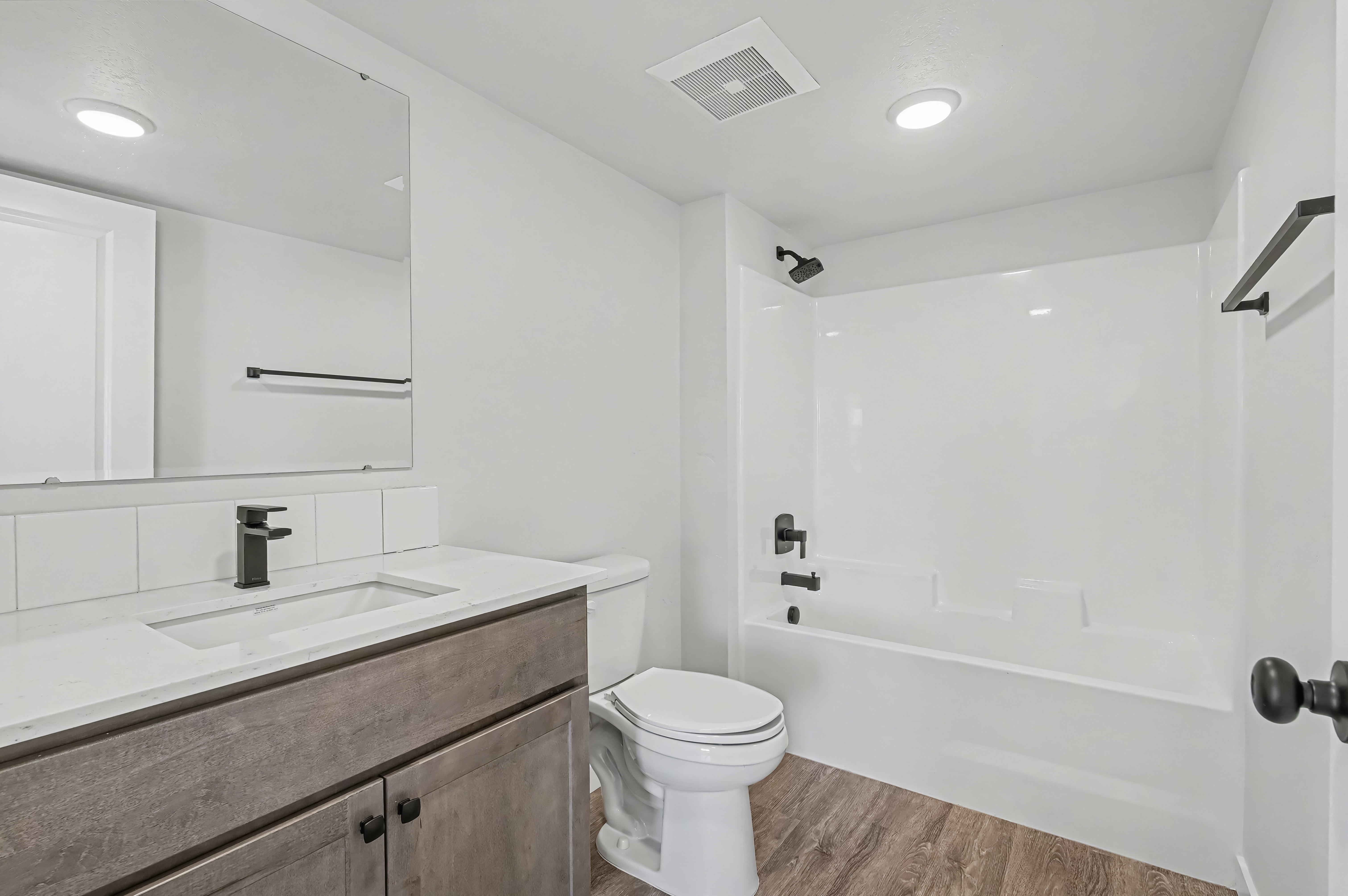 2-Bed 1-Bath (XL) unit images floor plan 19