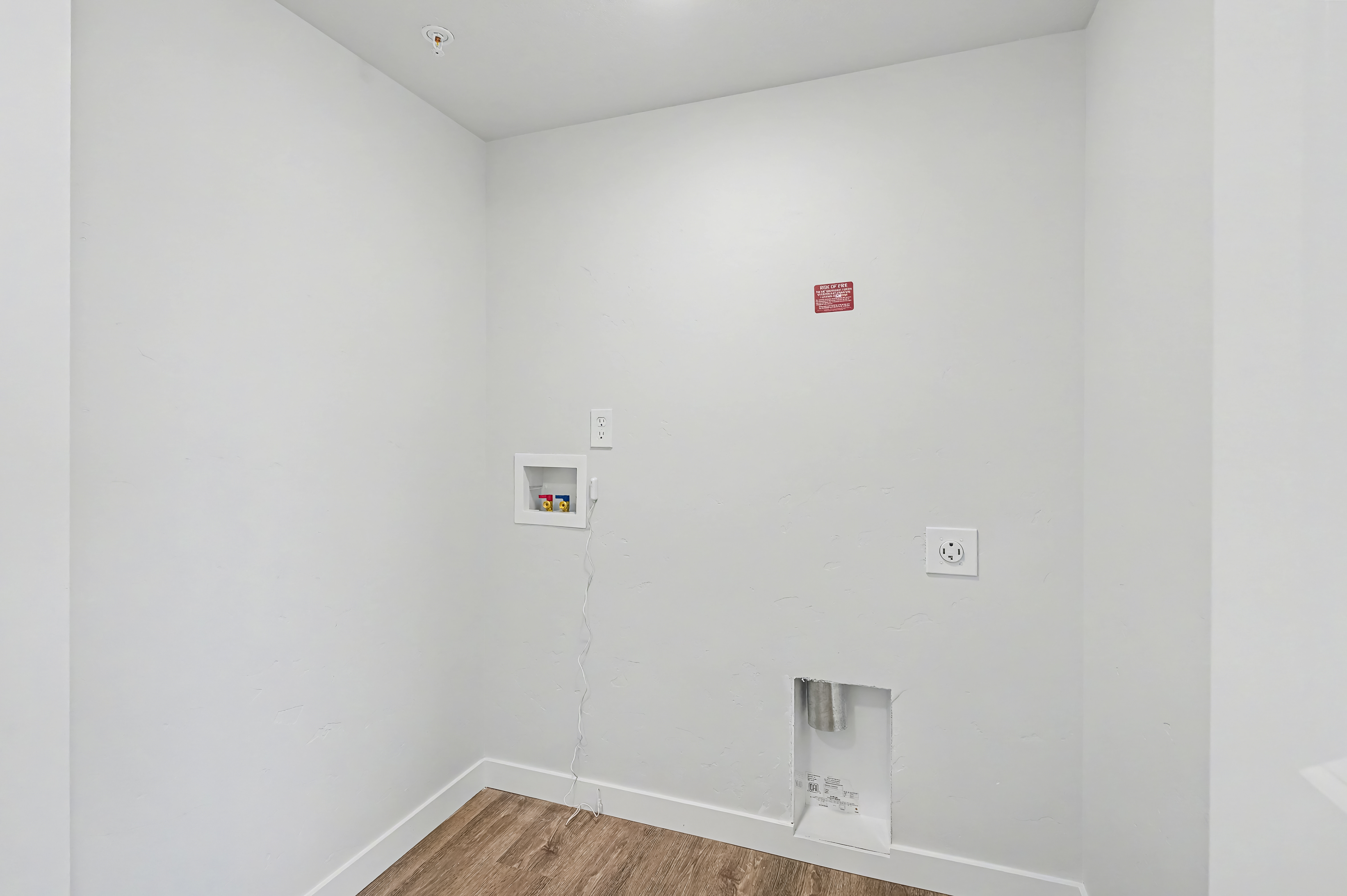 2-Bed 1-Bath (XL) unit images floor plan 21
