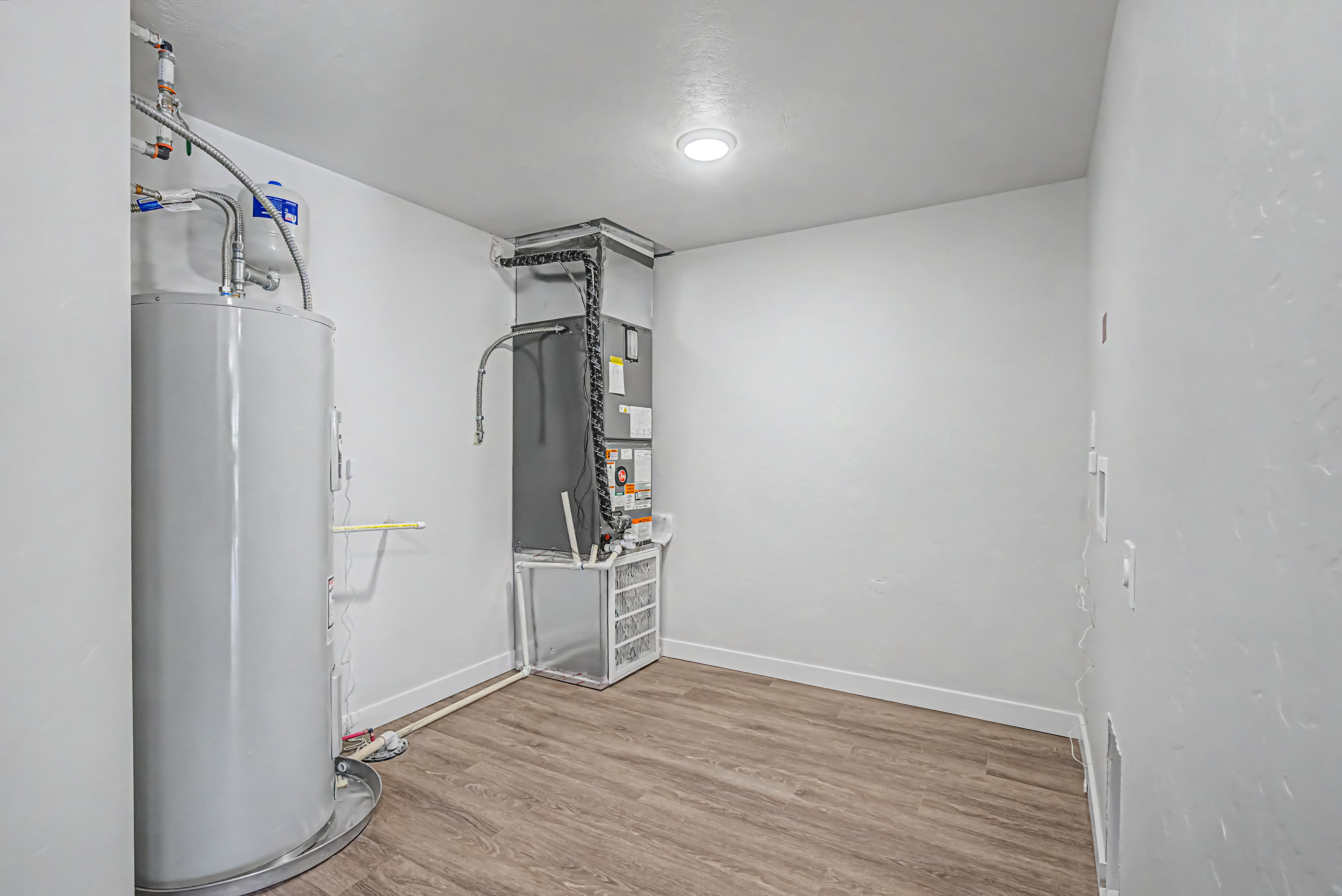 2-Bed 1-Bath (M) unit images floor plan 14